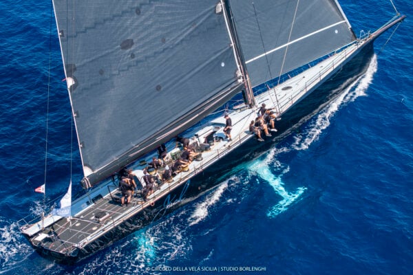 PALERMO-MONTECARLO 2026, UNDER THE CHRISTMAS TREE OUR SEASON GREETINGS AND… THE NOTICE OF RACE FOR THE 21ST EDITION