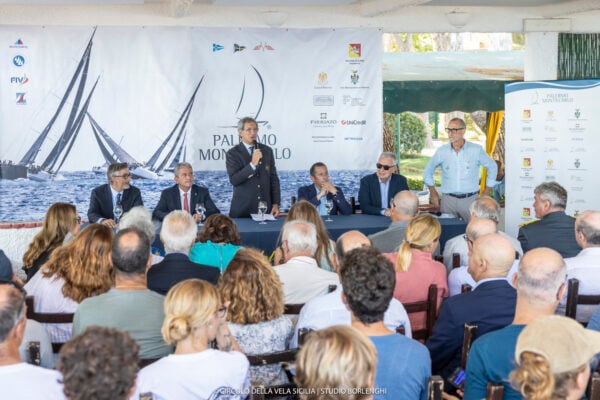 La conferenza stampa alla vigilia della Palermo-Montecarlo 2026, parte martedì 18 la grande regata dell’estate