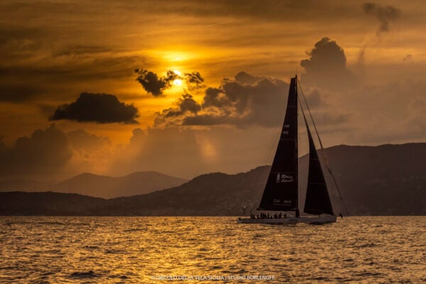 Sei barche arrivate al Principato di Monaco. Regata ripartita dopo la sospensione