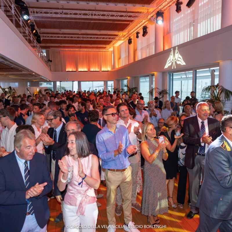 Il gran finale della Palermo-Montecarlo 2026: tutti i podi, i trofei e la festa della premiazione. Edizione da ricordare